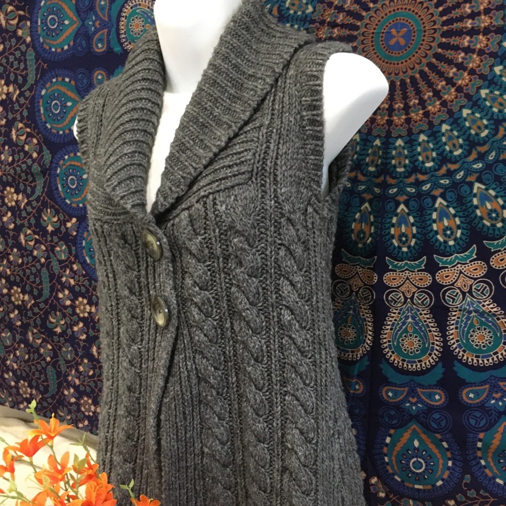 SALE!!! Eddie Bauer Gray Two-Button Cable Sweater Vest, Sz. Small - Picture 9 of 16